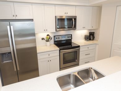 Siesta Key Vacation Condo Sleeps Six Guests.